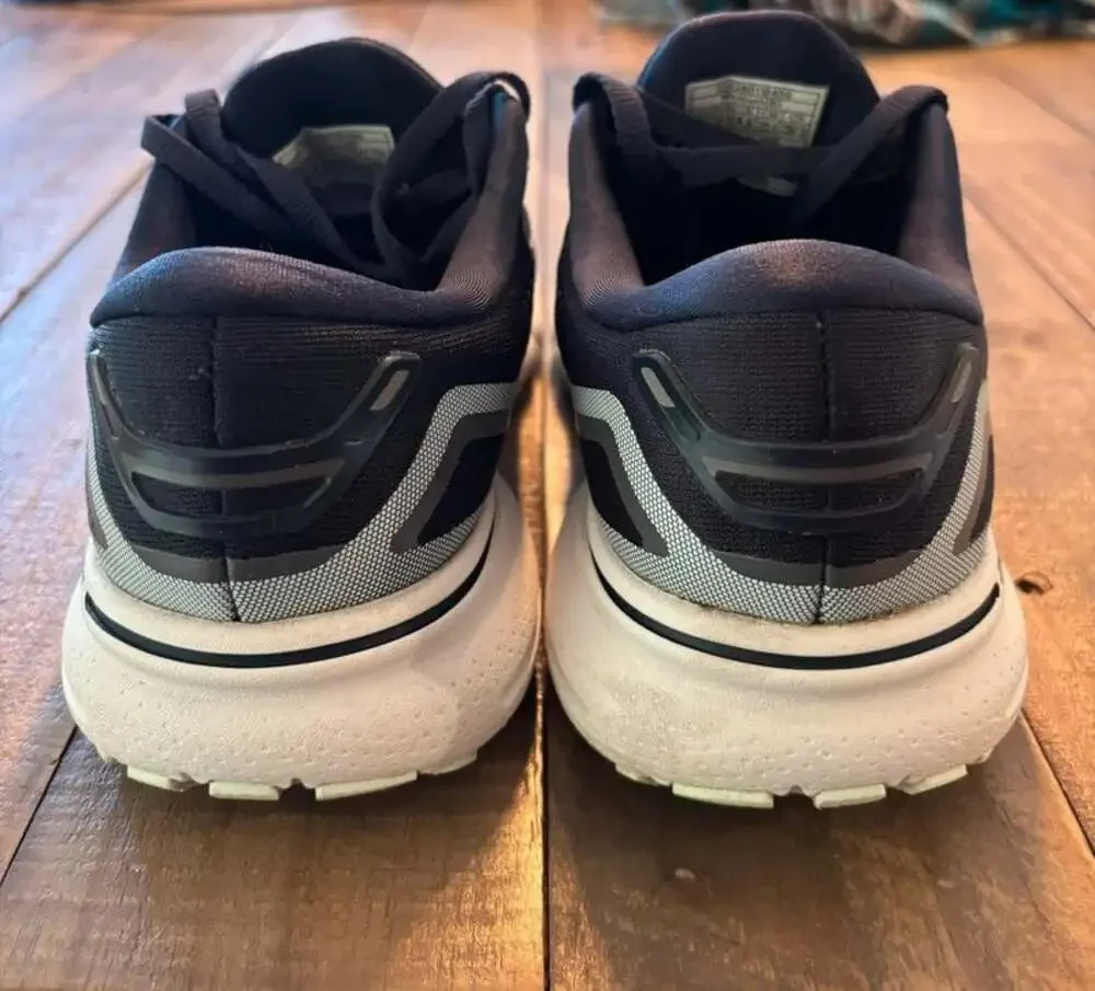Women’s Brooks Ghost size 6.5 running/walking shoes